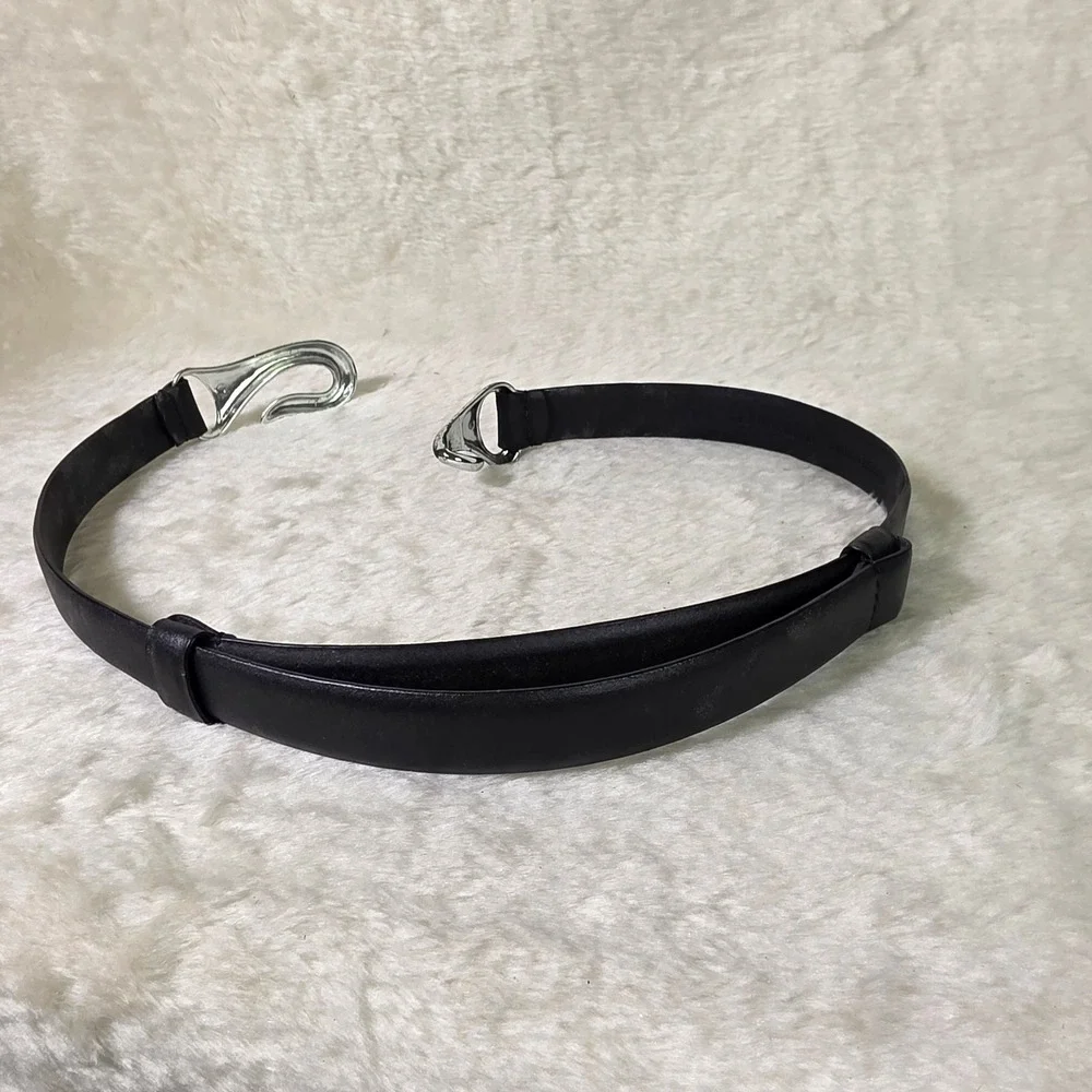 VTG Chico's Leather Hook Buckle Belt Black Sculptural Hardware Med Large Adj